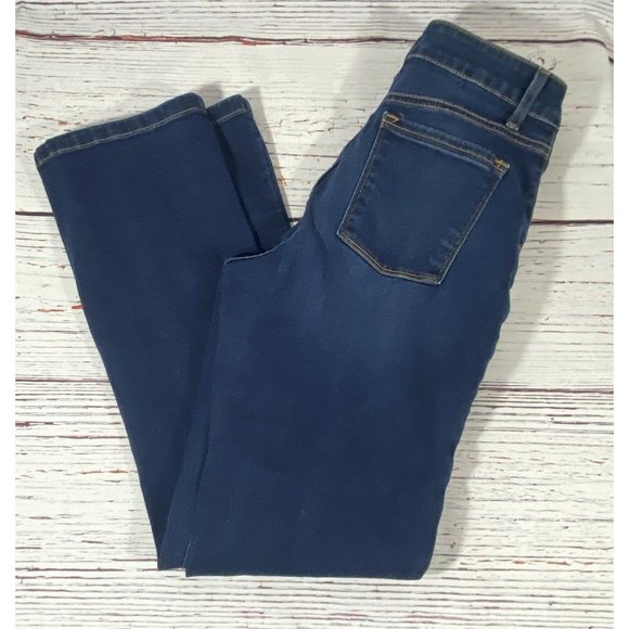 L L Bean Jeans Classic Fit Sz 4 Blue Denim Five Pockets Straight Leg Mid Rise - Picture 4 of 12